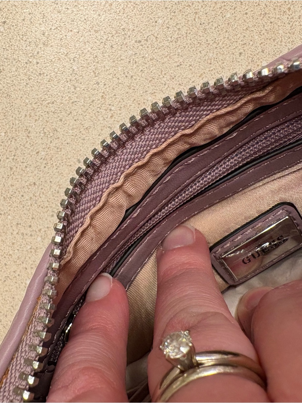 GUESS Mauve Purple Palmillas Logo Crescent Shoulder Bag / Crossbody BRAND NEW!! - Picture 4 of 6